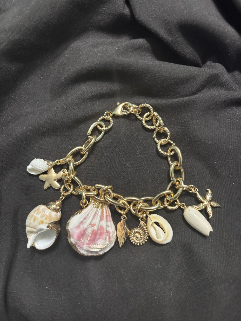 Gold Tone Seashell Charm Bracelet - Brand: